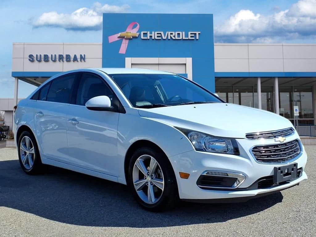 Thumbnail: 2015 Chevrolet Cruze - 3