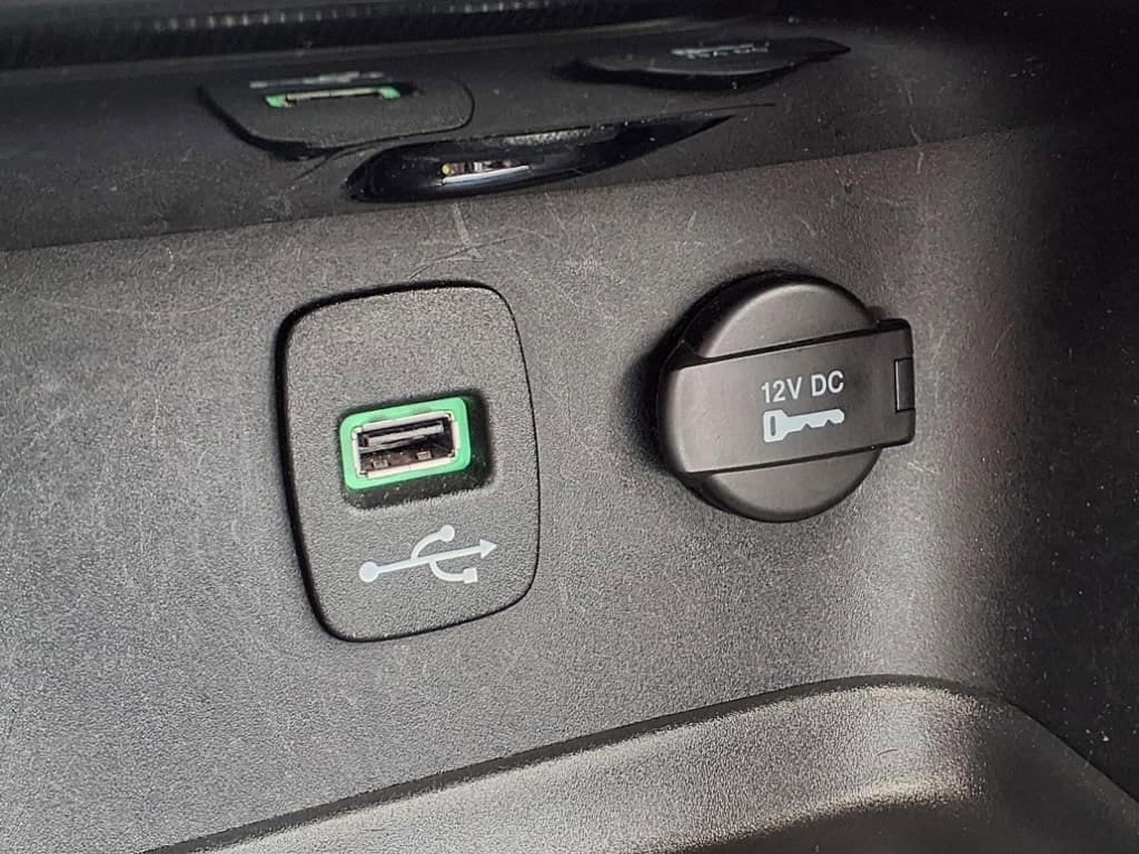Thumbnail: 2012 Chrysler 200 - 23