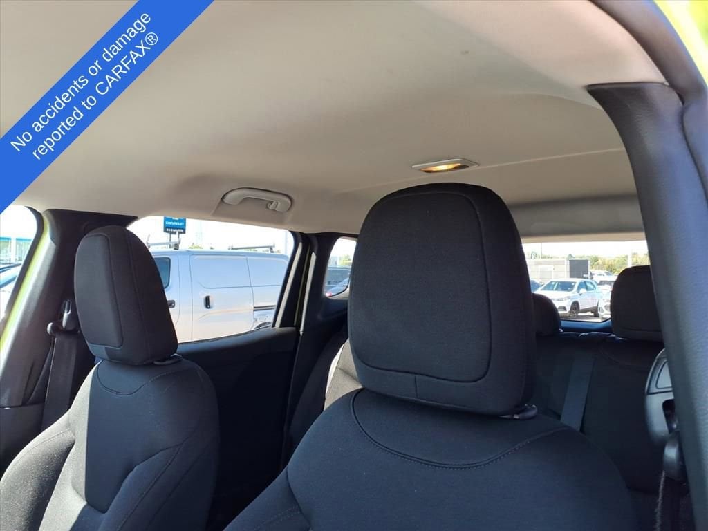 Thumbnail: 2017 Jeep Renegade - 17