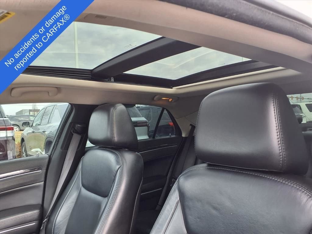 Thumbnail: 2017 Chrysler 300 - 17