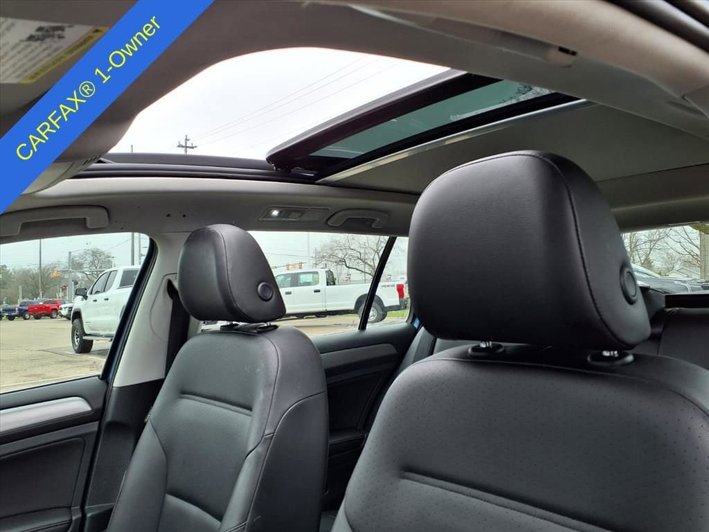 Thumbnail: 2015 Volkswagen e-Golf - 20