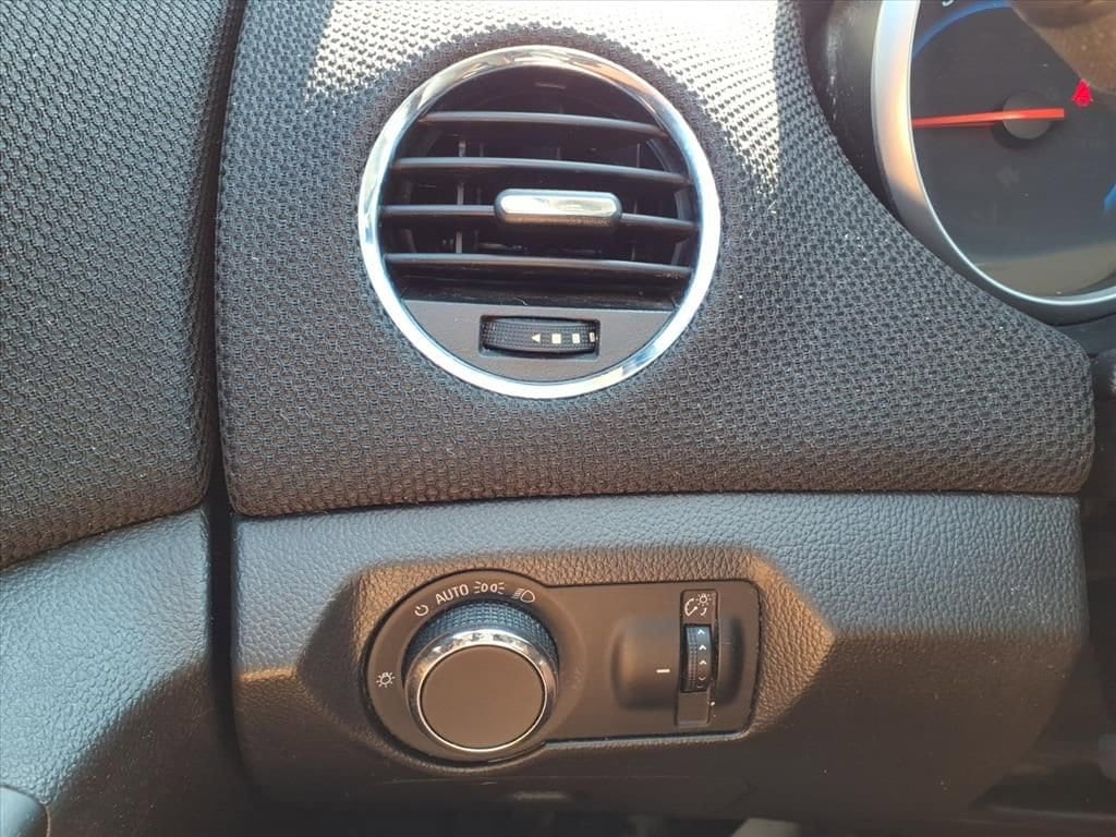 Thumbnail: 2014 Chevrolet Cruze - 28