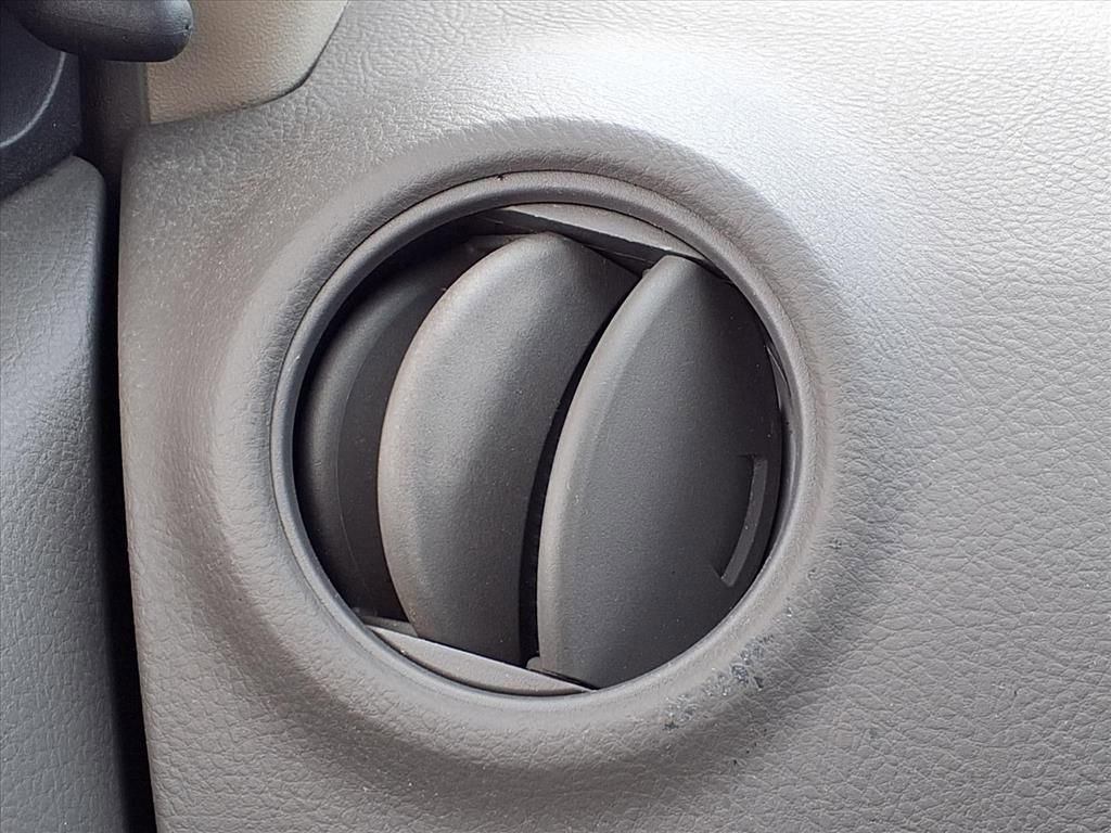 Thumbnail: 2009 Toyota Yaris - 27