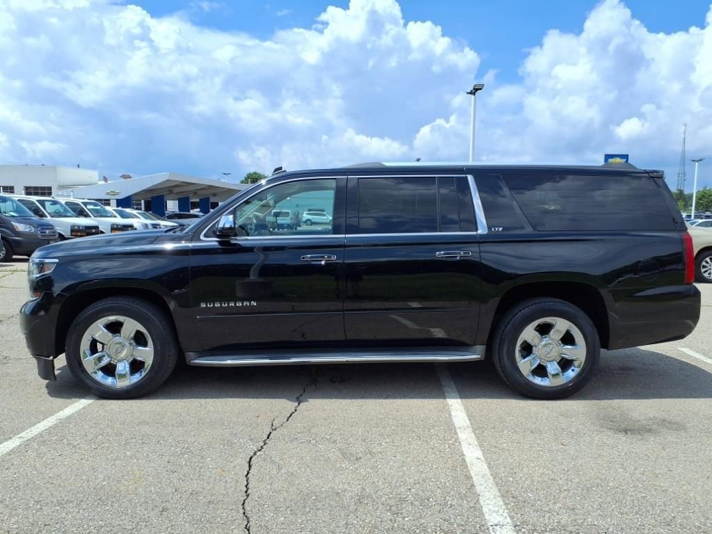 Thumbnail: 2015 Chevrolet Suburban - 8