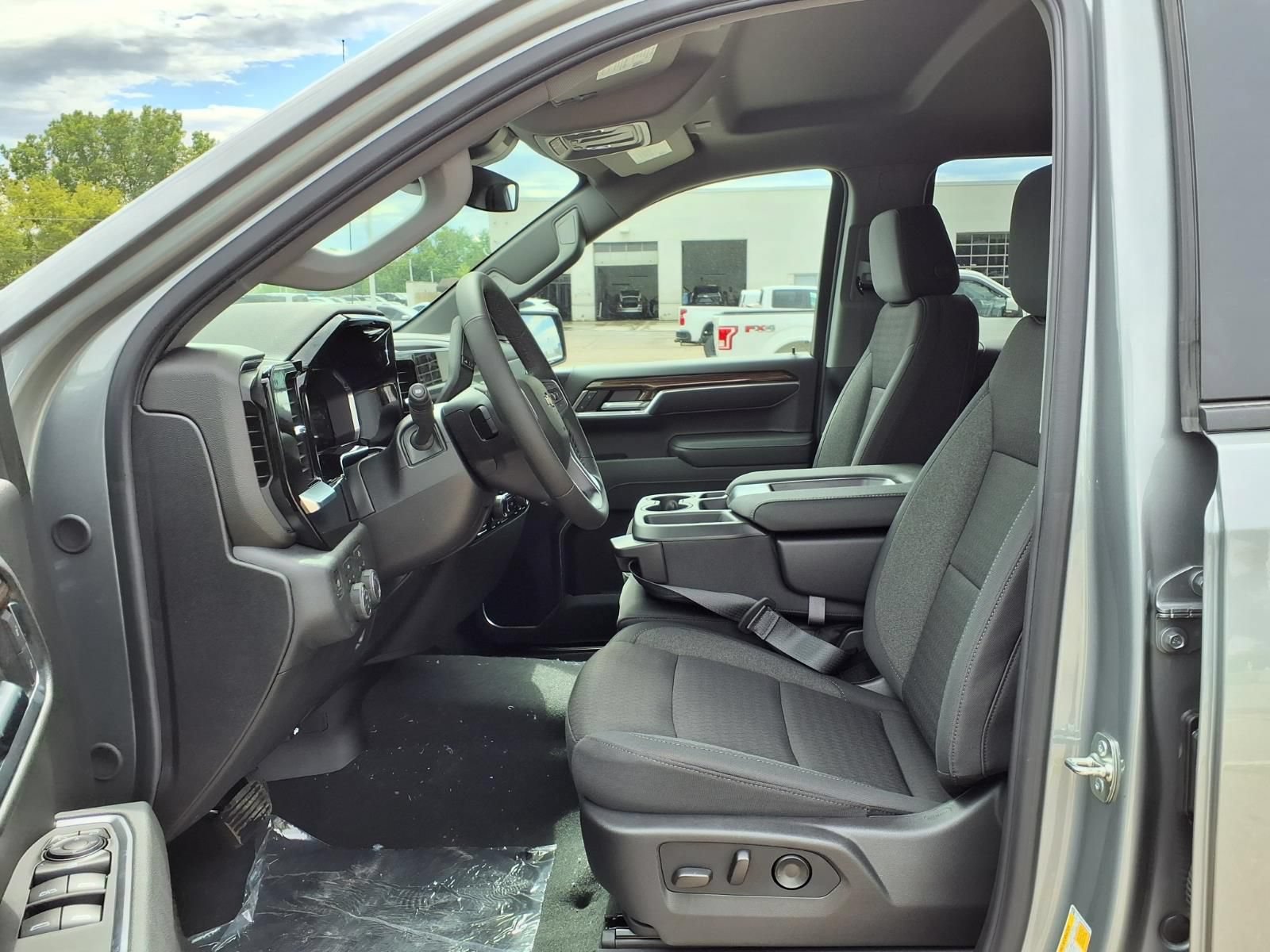 2026 Chevrolet Silverado 1500 LT - Photo 13