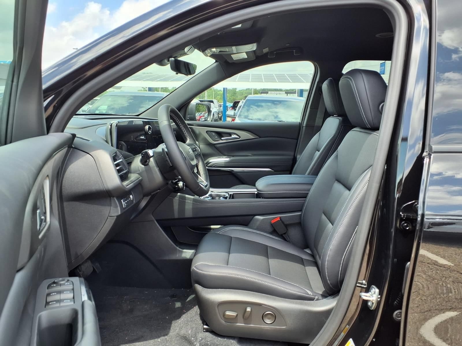 Thumbnail: 2026 Chevrolet Traverse - 12