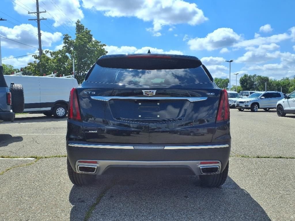 Thumbnail: 2021 Cadillac XT5 - 6