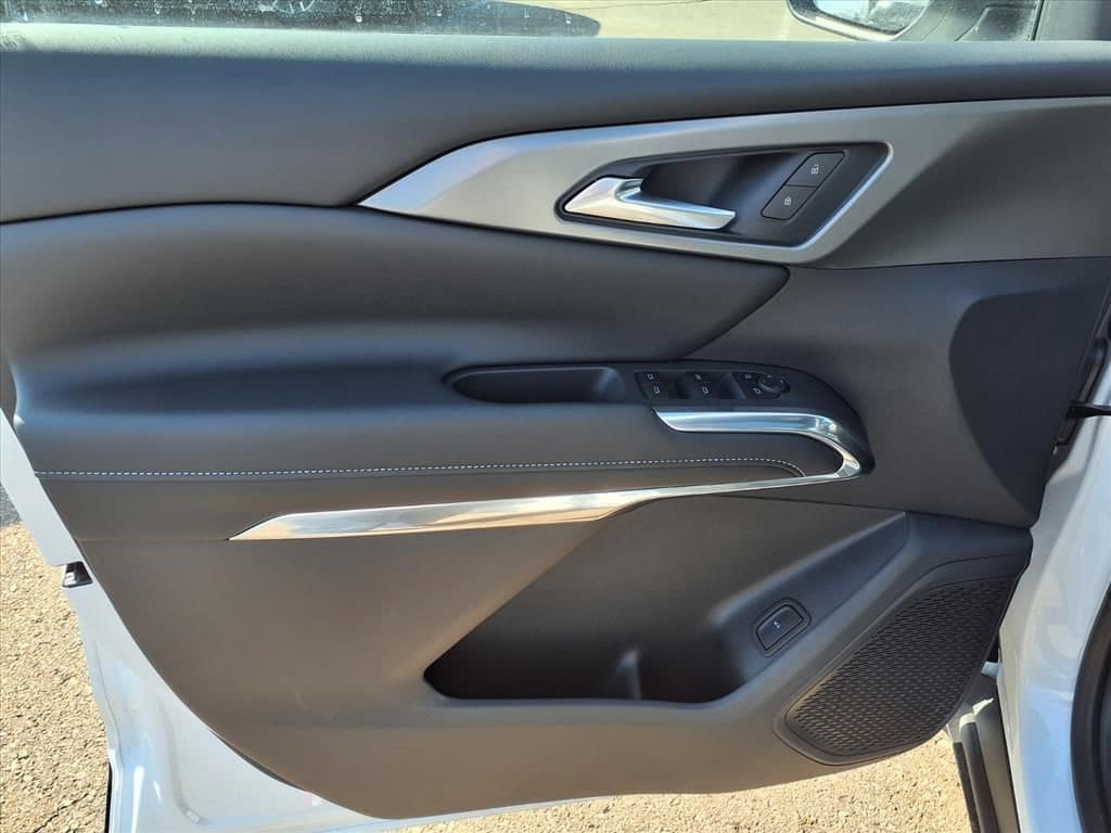 Thumbnail: 2026 Chevrolet Traverse - 12