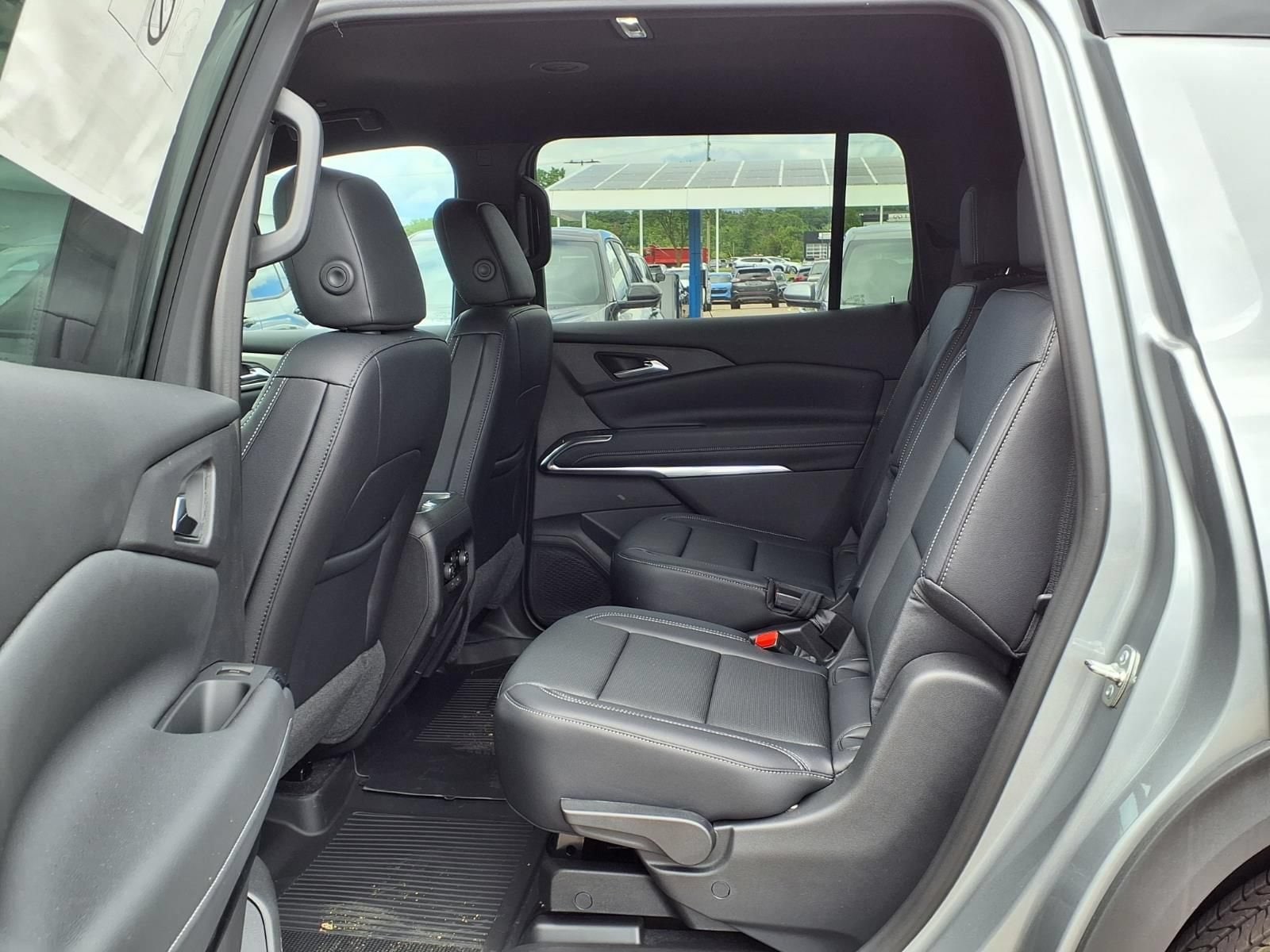 Thumbnail: 2026 Chevrolet Traverse - 10