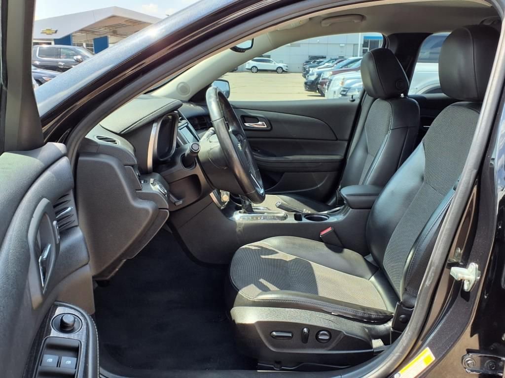 Thumbnail: 2015 Chevrolet Malibu - 17