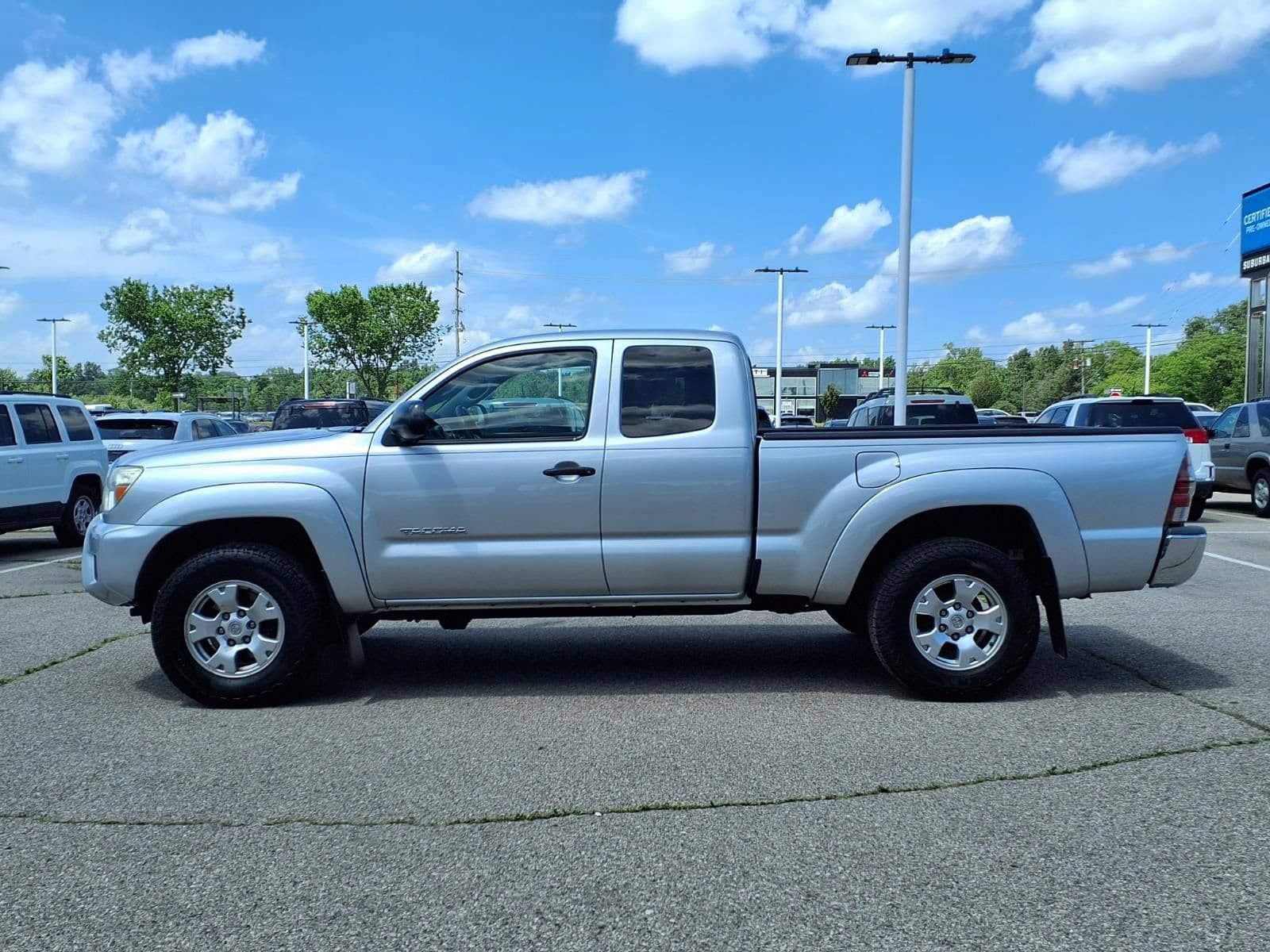 Thumbnail: 2012 Toyota Tacoma - 8