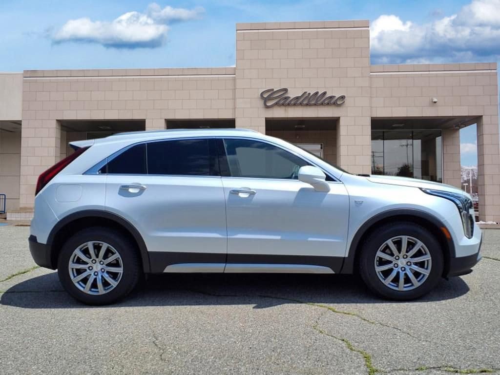 Thumbnail: 2020 Cadillac XT4 - 4