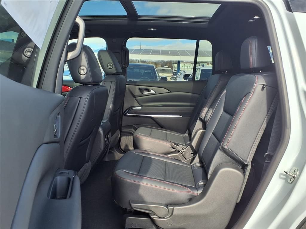 Thumbnail: 2026 Chevrolet Traverse - 8