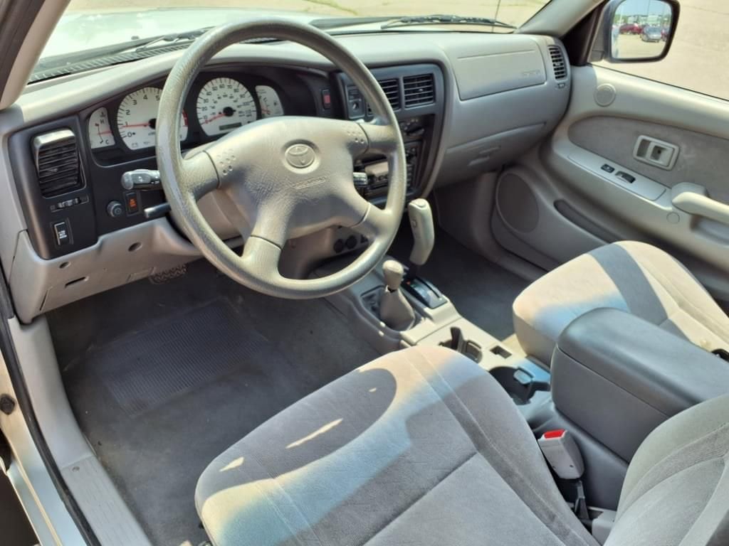 Thumbnail: 2001 Toyota Tacoma - 17