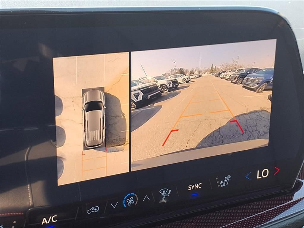 Thumbnail: 2026 Chevrolet Traverse - 17