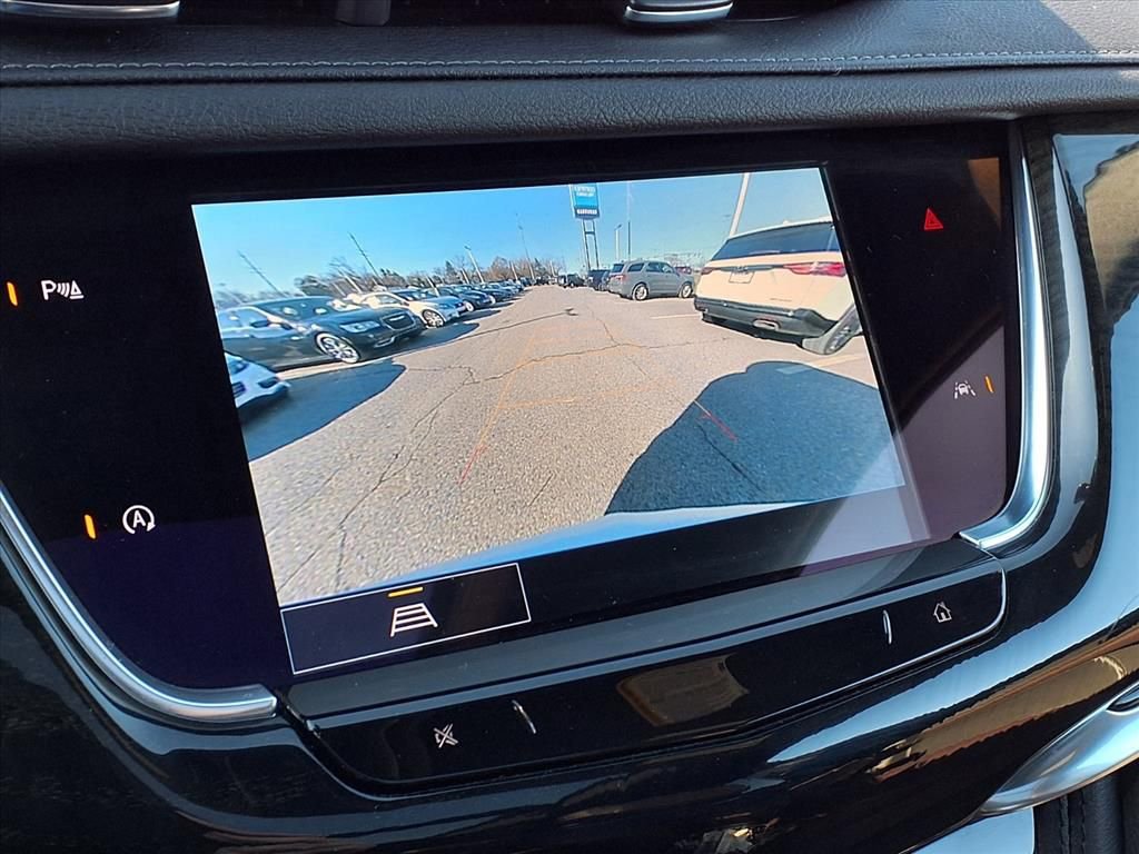 Thumbnail: 2022 Cadillac XT6 - 23