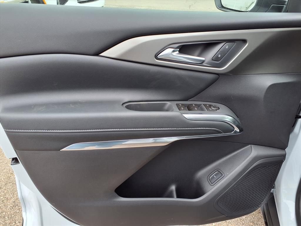 Thumbnail: 2026 Chevrolet Traverse - 12