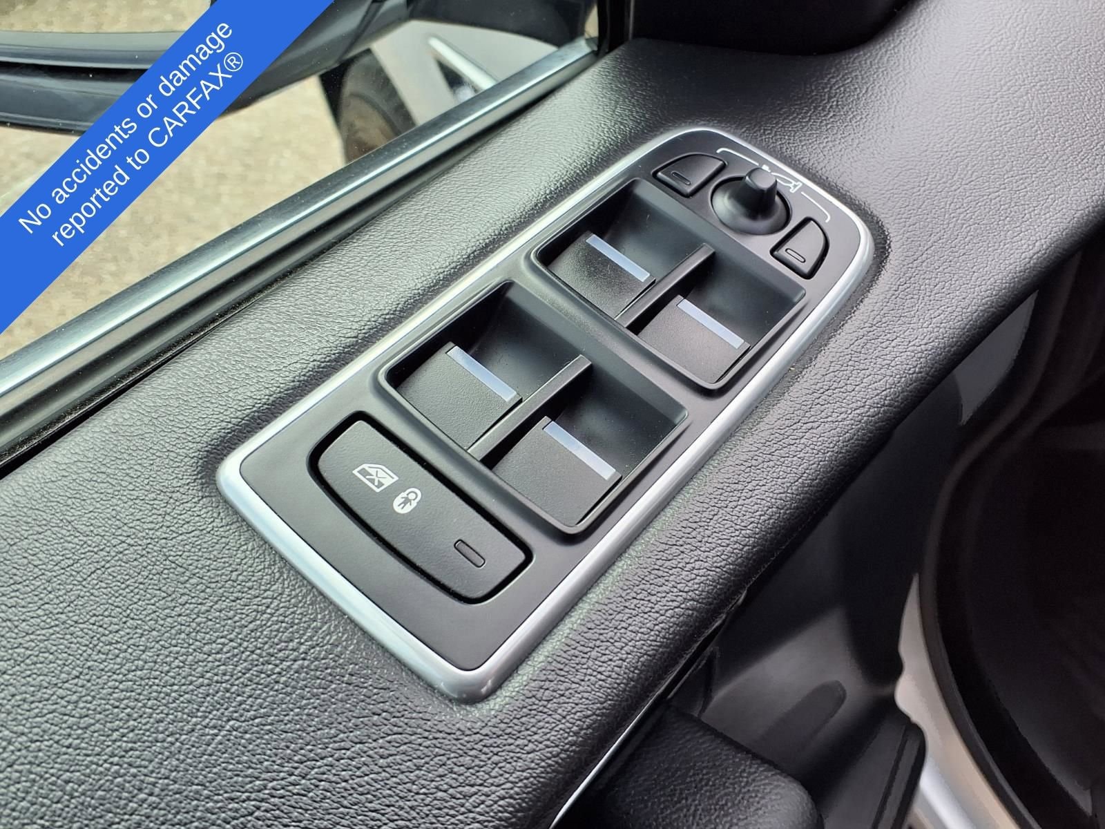 Thumbnail: 2019 Jaguar F-Pace - 18