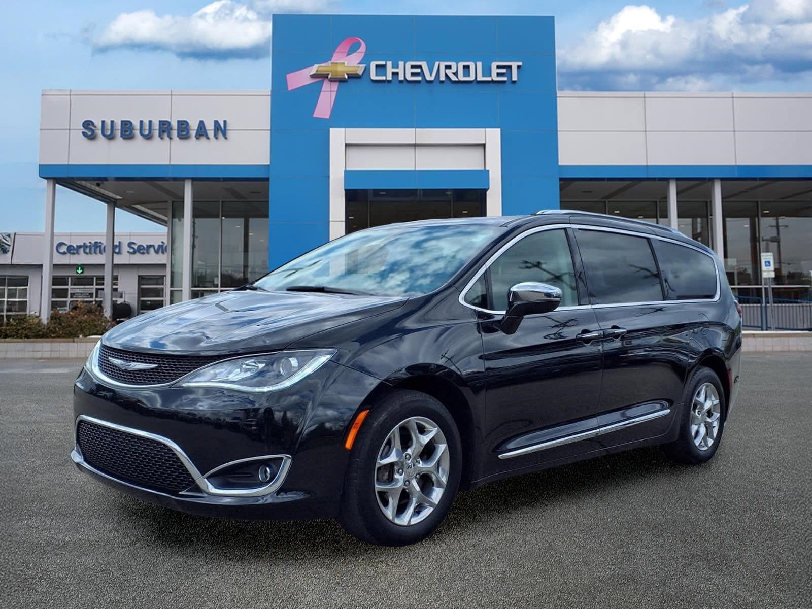 2019 Chrysler Pacifica Limited's photo