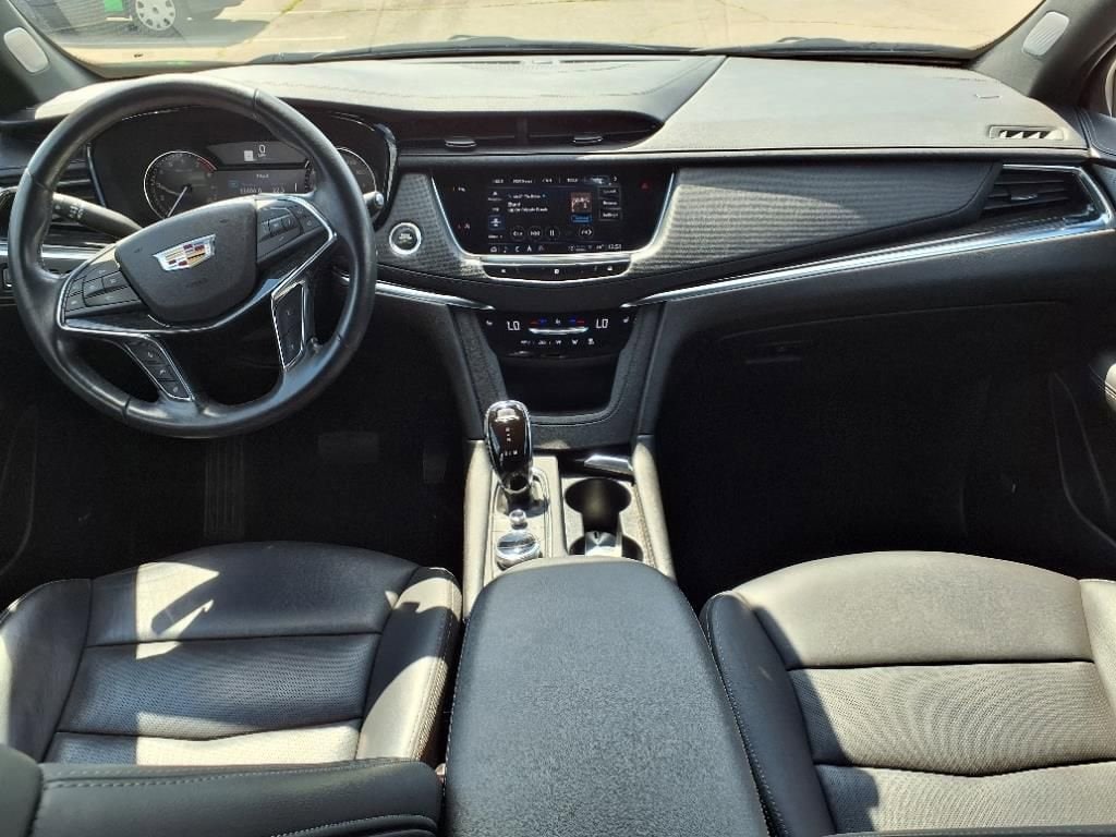 Thumbnail: 2021 Cadillac XT5 - 11