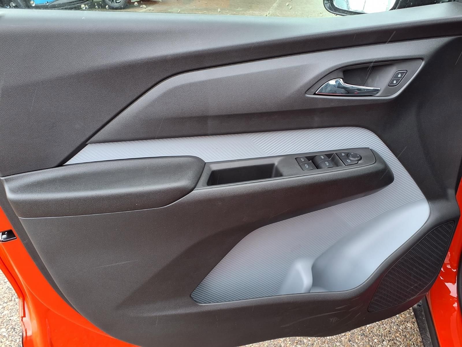 2027 Chevrolet Bolt RS - Photo 13