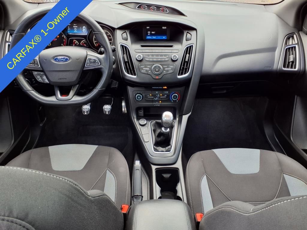 Thumbnail: 2015 Ford Focus - 13