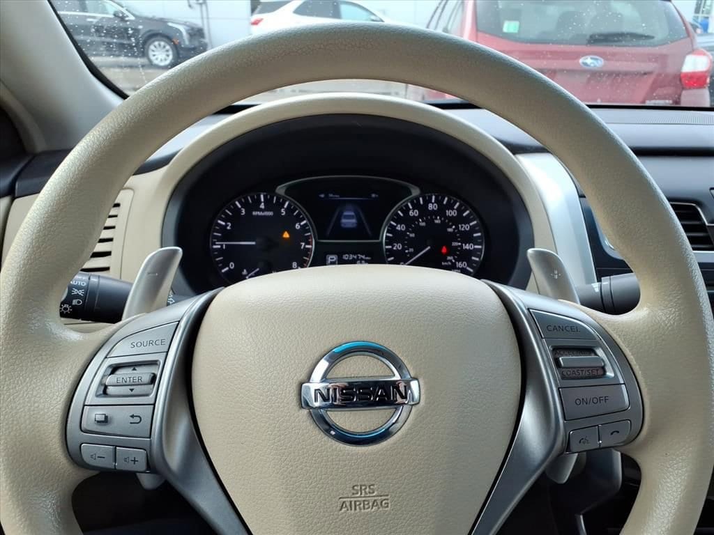 Thumbnail: 2013 Nissan Altima - 17