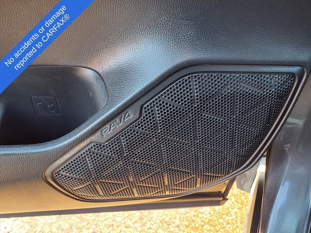 Thumbnail: 2019 Toyota RAV4 - 18