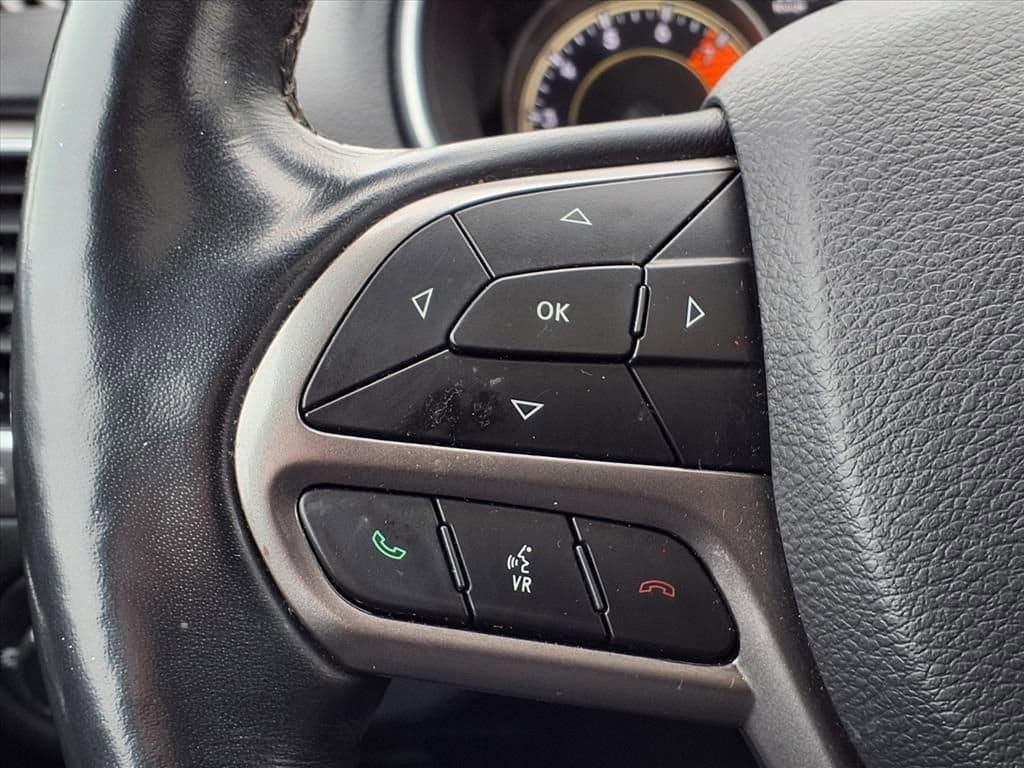 Thumbnail: 2019 Jeep Cherokee - 21