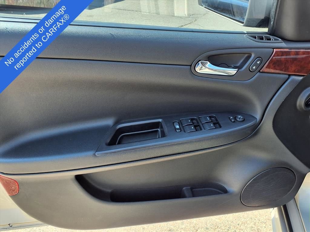 Thumbnail: 2009 Chevrolet Impala - 16