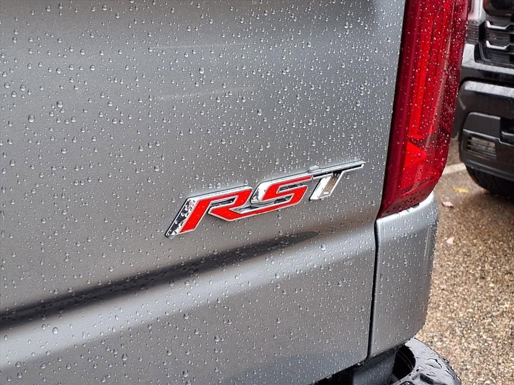 Thumbnail: 2026 Chevrolet Silverado 1500 - 9