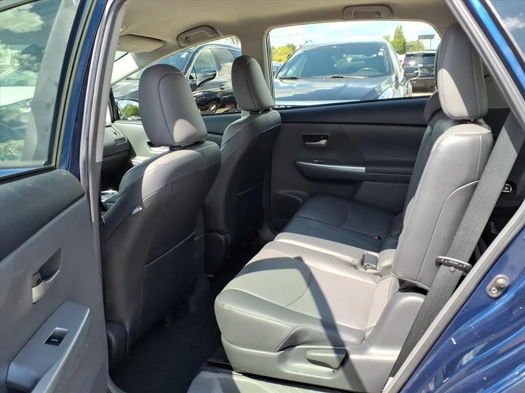 Thumbnail: 2012 Toyota Prius v - 10
