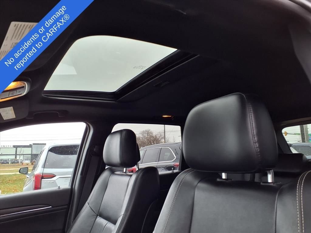 Thumbnail: 2015 Jeep Grand Cherokee - 18