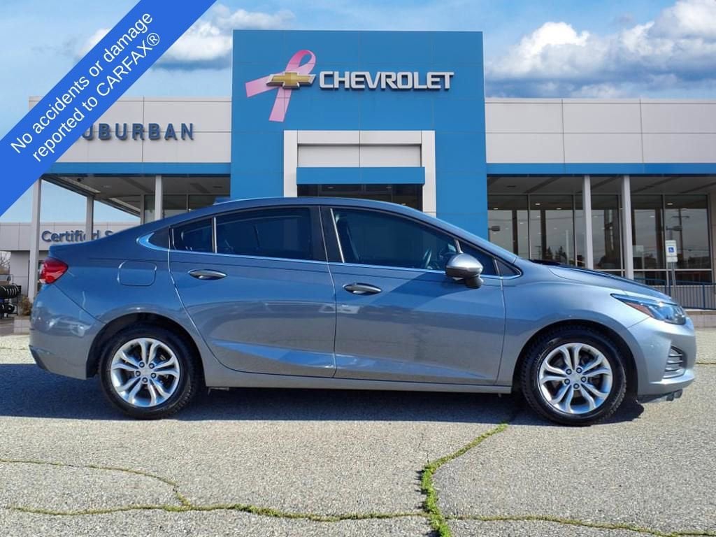 Thumbnail: 2019 Chevrolet Cruze - 4