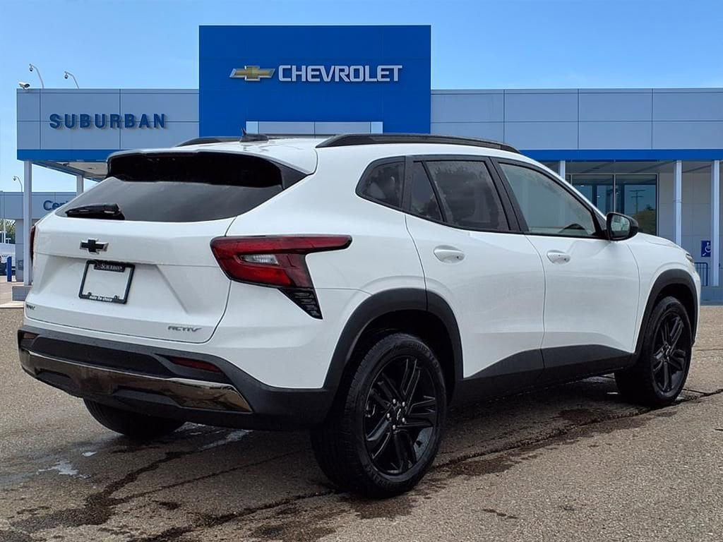 Thumbnail: 2026 Chevrolet Trax - 4