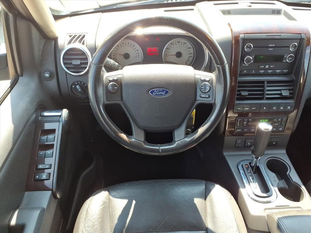 Thumbnail: 2010 Ford Explorer - 13
