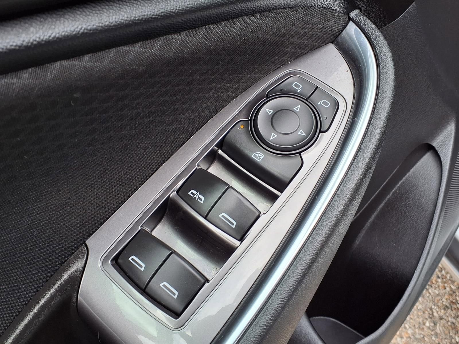 Thumbnail: 2016 Chevrolet Malibu - 15