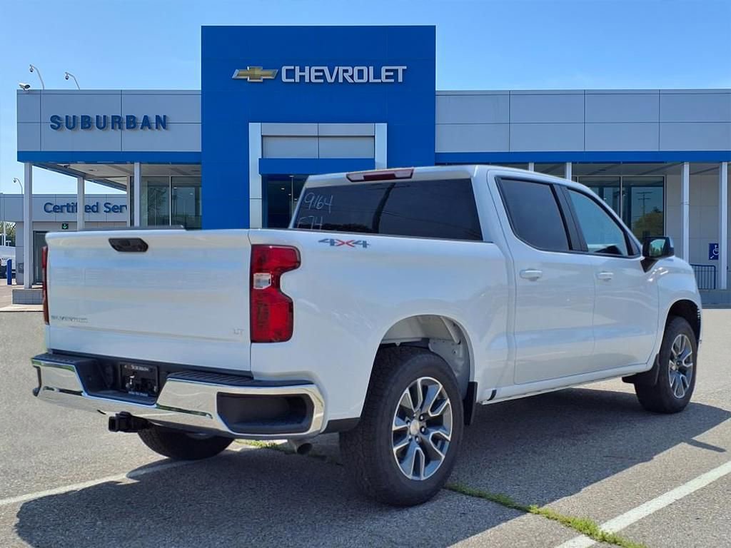 2025 Chevrolet Silverado 1500 LT photo 4