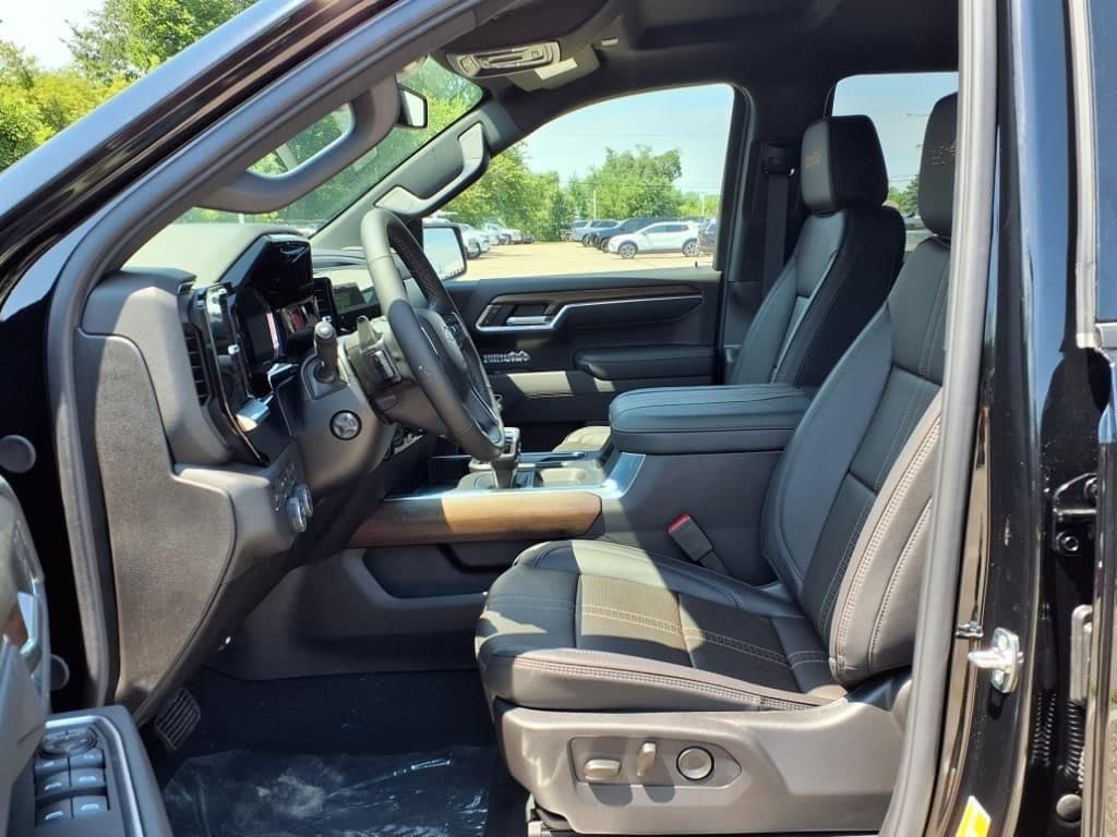 Thumbnail: 2026 Chevrolet Silverado 1500 - 13