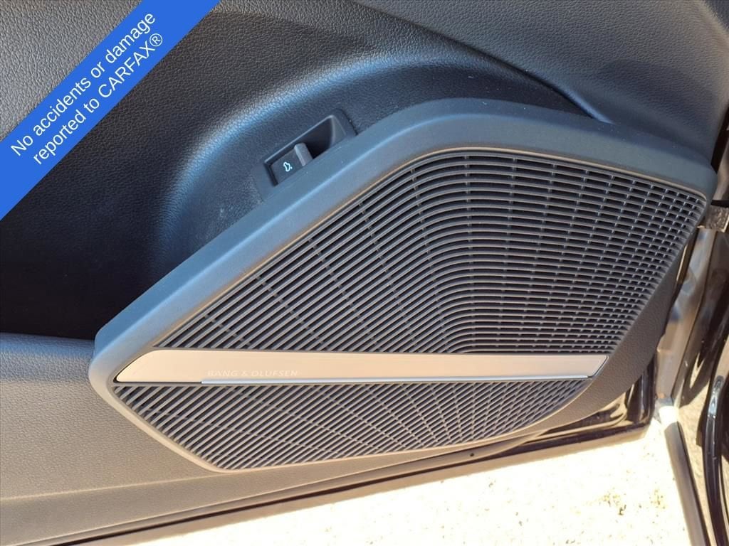 Thumbnail: 2022 Audi SQ5 - 16