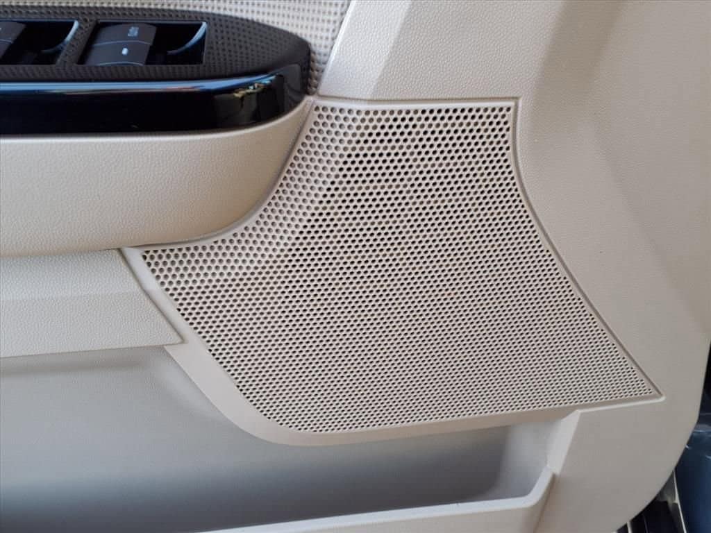 Thumbnail: 2009 Ford Escape - 15