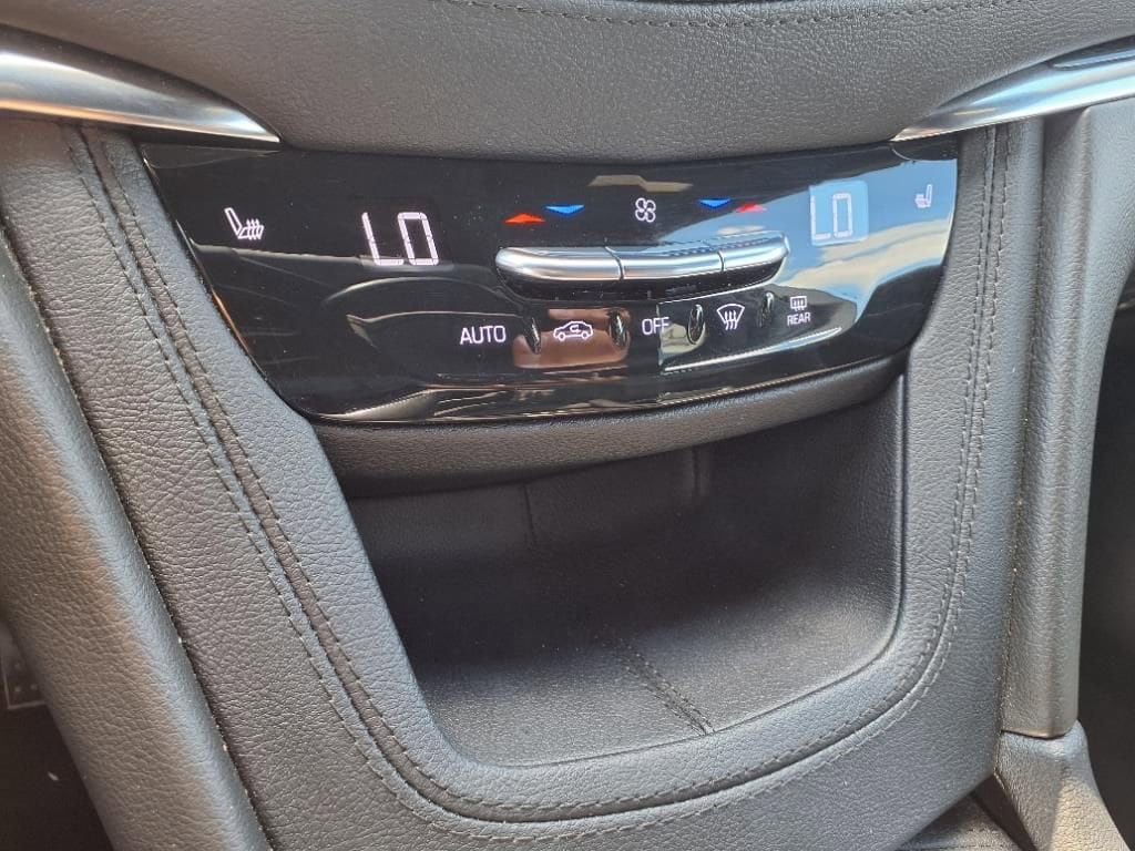Thumbnail: 2021 Cadillac XT5 - 24