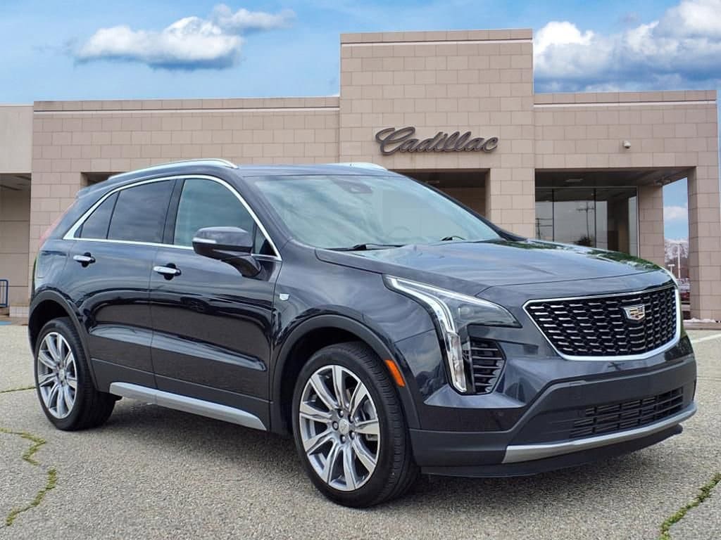 Thumbnail: 2023 Cadillac XT4 - 3