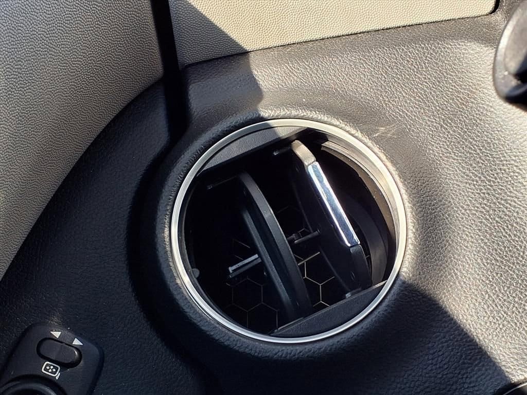 Thumbnail: 2010 Chevrolet Camaro - 26