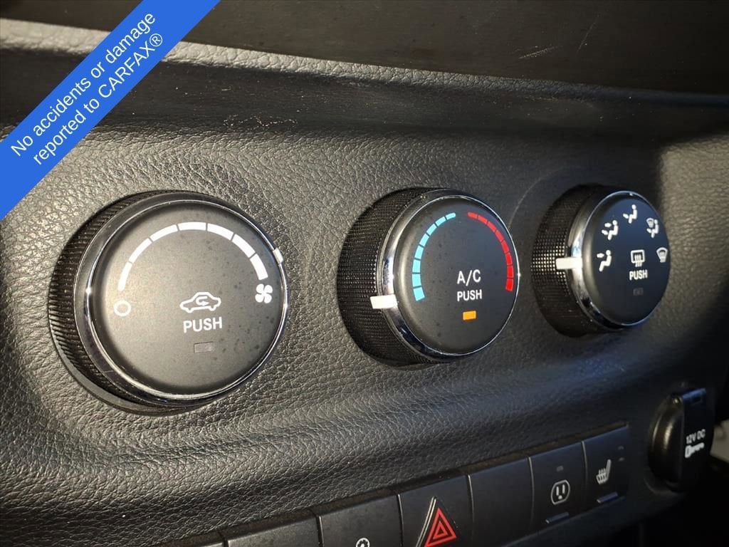 Thumbnail: 2014 Jeep Wrangler - 22