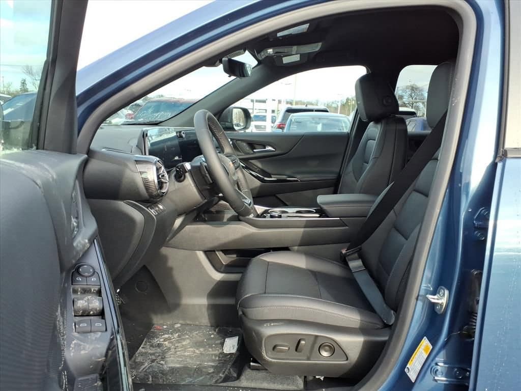 Thumbnail: 2026 Chevrolet Equinox - 13