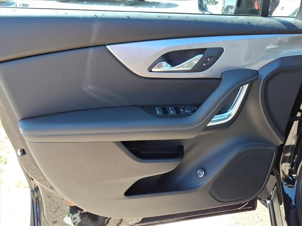 Thumbnail: 2025 Chevrolet Blazer - 12