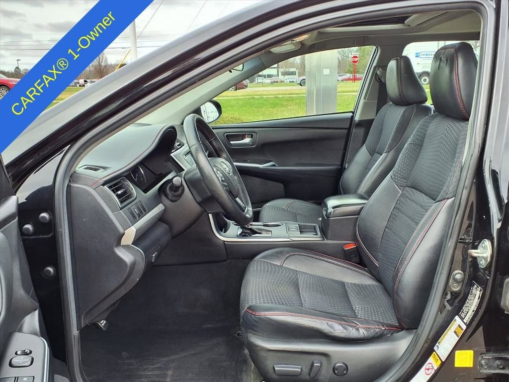 Thumbnail: 2015 Toyota Camry - 17