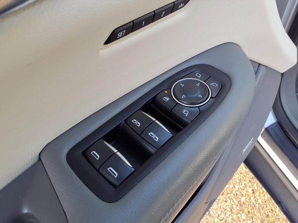 Thumbnail: 2018 Cadillac XT5 - 14