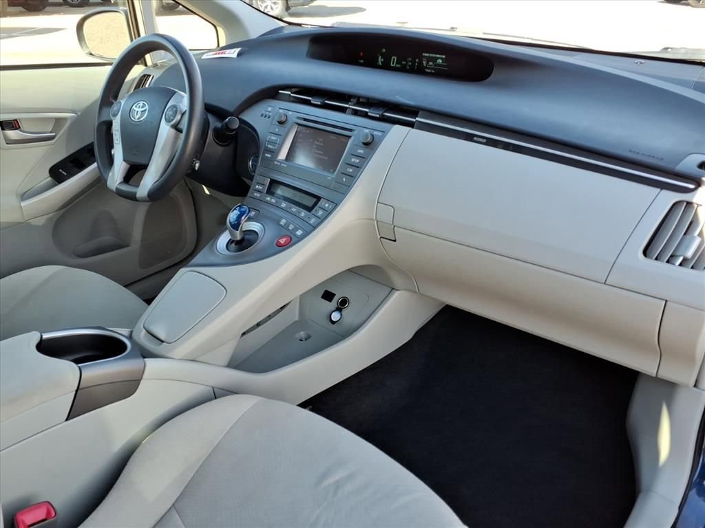 Thumbnail: 2013 Toyota Prius - 14